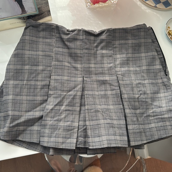 Wild Fabel Mini Skort size M - Picture 2 of 3